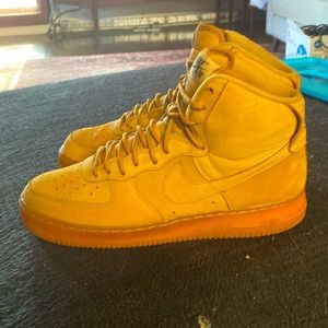 Selling these Air Force 1 high wheats. Size 10 ON SALE🔥